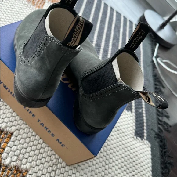 ❗️SOLD❗️Like New - Blundstone 1630 Women’s Original High Top Boots, Rustic Black - Picture 7 of 10